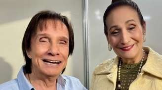Roberto Carlos recebeu Sonia Abrão no camarim após o show
