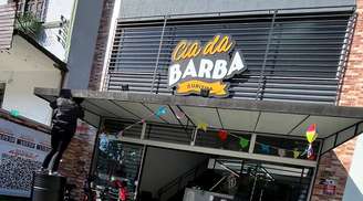 Barbearia de Curitiba pede ajuda após roubo devastador