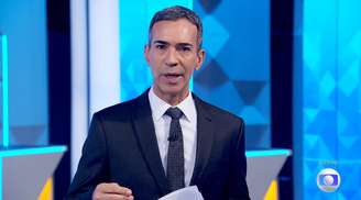César Tralli na entrada ao vivo no fim do 'JN' para comunicar o cancelamento do debate