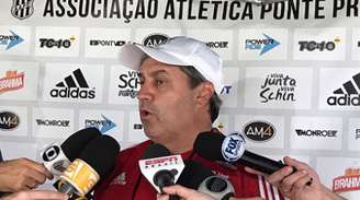 Kleina deve mudar o esquema da Ponte para enfrentar o Corinthians na Arena (Foto: PontePress/Rodrigo Ceregatti)