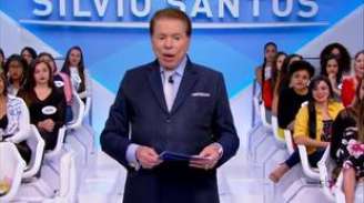 O apresentador Silvio Santos deixou a atriz Mariana Kupfer constrangida durante participação no 'Programa Silvio Santos'