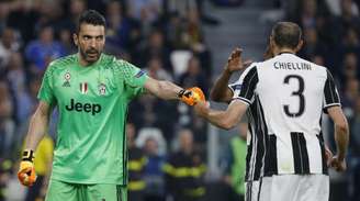 Buffon e Chiellini são ídolos da Juventus (Foto: AFP)