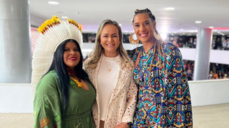 Daniela do Waguinho faz foto com as novas ministras Sônia Guajajara e Anielle Franco