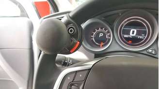 Adaptação de carro para PCD com pomo giratório