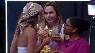 Ana Paula Renault virou assunto entre os brothers durante a madrugada do BBB 26
