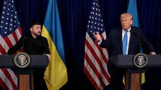 O presidente ucraniano, Volodymyr Zelenskiy, e o presidente dos EUA, Donald Trump 
28 de dezembro de 2025
REUTERS/Jonathan Ernst