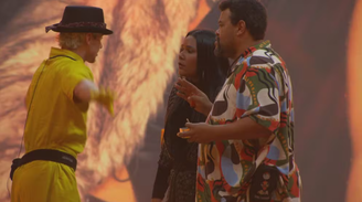 Juliano Floss coloca 'plano secreto' em prática