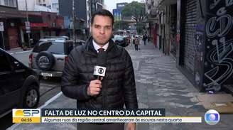 João Netto segundos após a fala politizada do entrevistado: clima tenso para os repórteres que fazem 'ao vivo'