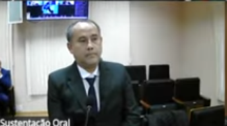Pedreiro Edilson Takahara durante sustentação oral no tribunal