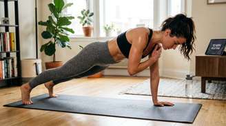 Uma forma simples é dedicar cerca de 40 a 50 segundos a cada exercício e usar o tempo restante para pequenas transições.