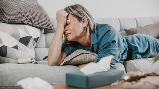 Entenda os sintomas da perimenopausa