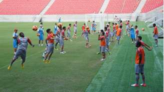 Muitos jogadores do Náutico tiveram o primeiro contato com o gramado da Arena Pernambuco neste treinamento
