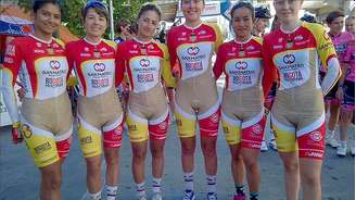 El equipo IDRD-Bogota Humana-San Mateo-Solgar colombiano utilizó un uniforme con una sección color piel entre el vientre y los muslos, fue utilizado el fin de semana por las competidoras en el Giro de la Toscana.