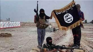 Grupo autodenominado 'Estado Islâmico' tem atraído extremistas estrangeiros 