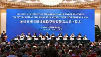 No fim de 2014, 21 nações asiáticas aceitaram entrar no Banco Asiático de Investimentos em Infraestrutura (BAII) liderado pela China