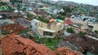 Tornado destruiu pelo menos 500 casas em Xanxerê