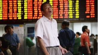 Ações na bolsa de Xangai caíram 30% em três semanas