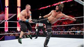Cena e Rollins fizeram luta de campeões e agradaram o público