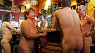 Endereço do restaurante não foi divulgado ainda, para aumentar o suspense. Foto acime é de restaurante nudista 'Naked Brunch', em Melbourne, Austrália