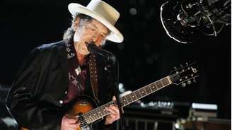 Bob Dylan foi anunciado como o ganhador do prêmio Nobel de Literatura surpreendendo muitos 