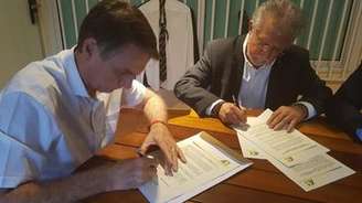 Candidato Jair Bolsonaro (PSL), assinou Termo de Compromisso no Rio