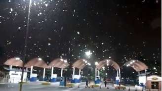 Neve na região do Tatuquara, em Curitiba