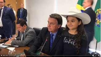 Youtuber mirim Esther, de 10 anos, fez perguntas a ministros do governo a pedido do presidente Jair Bolsonaro.