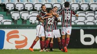 Fluminense garantiu o empate com o Coritiba nos últimos minutos (Foto: LUCAS MERÇON / FLUMINENSE F.C.)