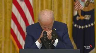 Um presidente ‘de saco cheio’: Joe Biden se cala diante de repórter de canal conservador