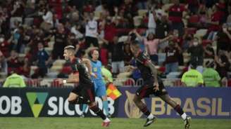 Andreas vibra após marcar golaço de falta contra o Juventude (Alexandre Vidal /Flamengo)