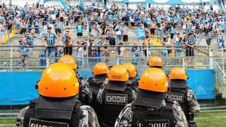 Torcedores invadiram gramado na Arena (Ricardo Rimoli / Lancepress!)