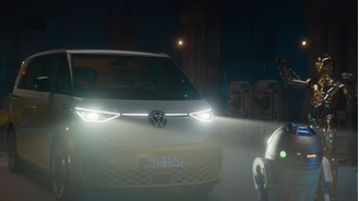 Volkswagen ID.Buzz aparece ao lado dos androides C3PO e R2D2