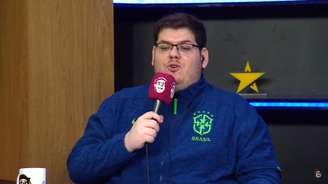 Streamer Casimiro Miguel em transmissão na Copa do Mundo de 2022