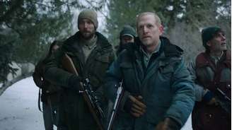 David (centro) é o grande vilão do episódio 8 de The Last of Us