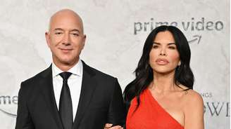 Em maio, Bezos pediu Lauren em casamento a bordo do Koru e deu a ela um anel de noivado de R$ 12 milhões