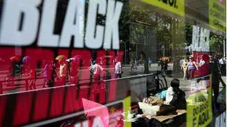 Compras da Black Friday devem movimentar R$ 15,5 bilhões neste ano, segundo Associação Brasileira das Empresas de Cartões de Crédito e Serviços (Abecs)