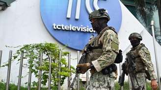 Em 9 de janeiro, um grupo armado entrou nas instalações da TC Televisión e manteve como reféns os funcionários do canal