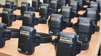 Detento alegou que quebrou tornozeleira eletrônica por acidente ao trabalhar como pedreiro. Imagem ilustrativa.