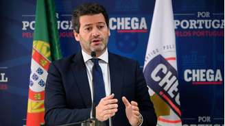 André Ventura, líder do Chega, sacudiu o eleitorado aventando a possibilidade de uma suposta fraude eleitoral, o que as autoridades portuguesas negam