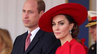 Kate, princesa de Gales, com seu marido, o príncipe William, em foto de novembro de 2023