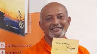 Valdeci de Souza Boareto, de 55 anos, transcreveu para o papel suas vivências nos mais de 20 anos na profissão