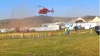 A suspeita é de que a estrutura da tenda tenha desabado parcialmente devido à força do vento provocado pelas pás do helicóptero.