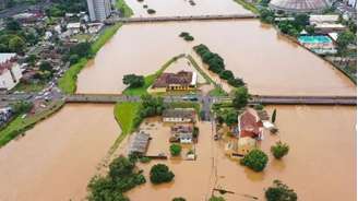 Ponte da Mauá sobre o Rio dos Sinos.