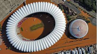 Estádio Beira-Rio fica alagado após enchente histórica em Porto Alegre