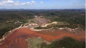 Região da barragem da Samarco foi tomada pela lama