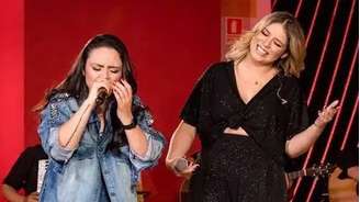 Luiza Martins e Marília Mendonça cantando juntas