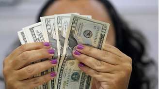 Dólar recuou no mercado à vista e fechou nesta sexta-feira a R$ 5,9186, com queda de 0,12%