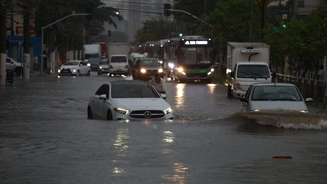 São Paulo 24/01/2025 metrópole chuva região Barra funda Foto Alex Silva/Estadao