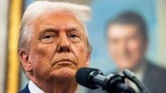 Trump conversou com Putin por telefone e disse que vai se encontrar com o líder russo