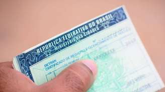 Todos os carros possuem o Renavam desde quando saem das fábricas.